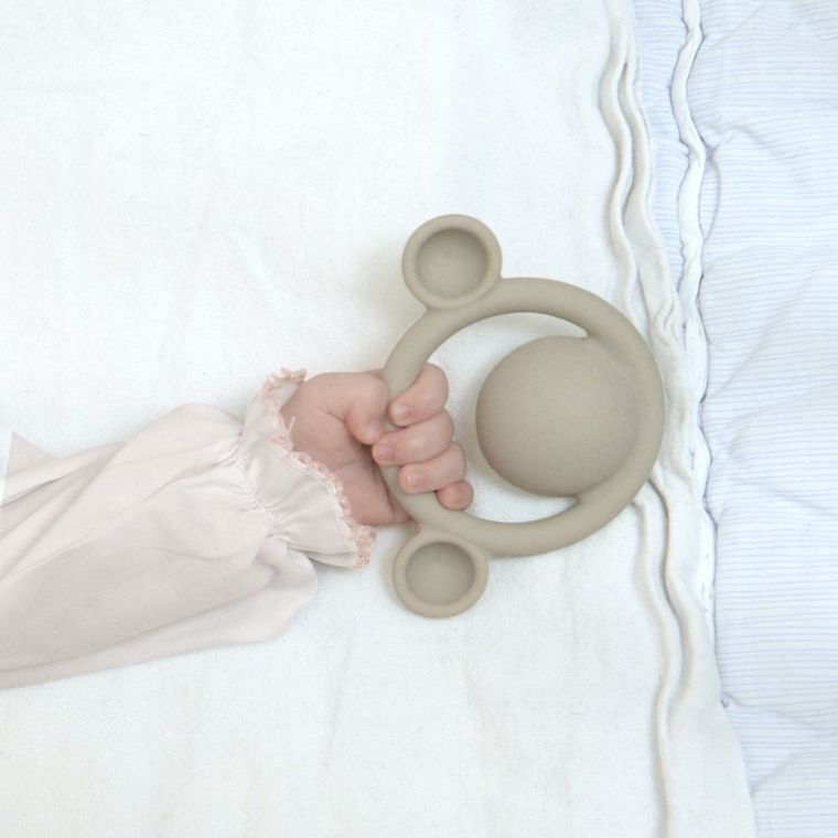 Nogi, gryzak, beżowy