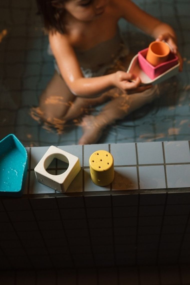 Oli & Carol, Łódka z Recyclingu, zabawka do kąpieli, orange