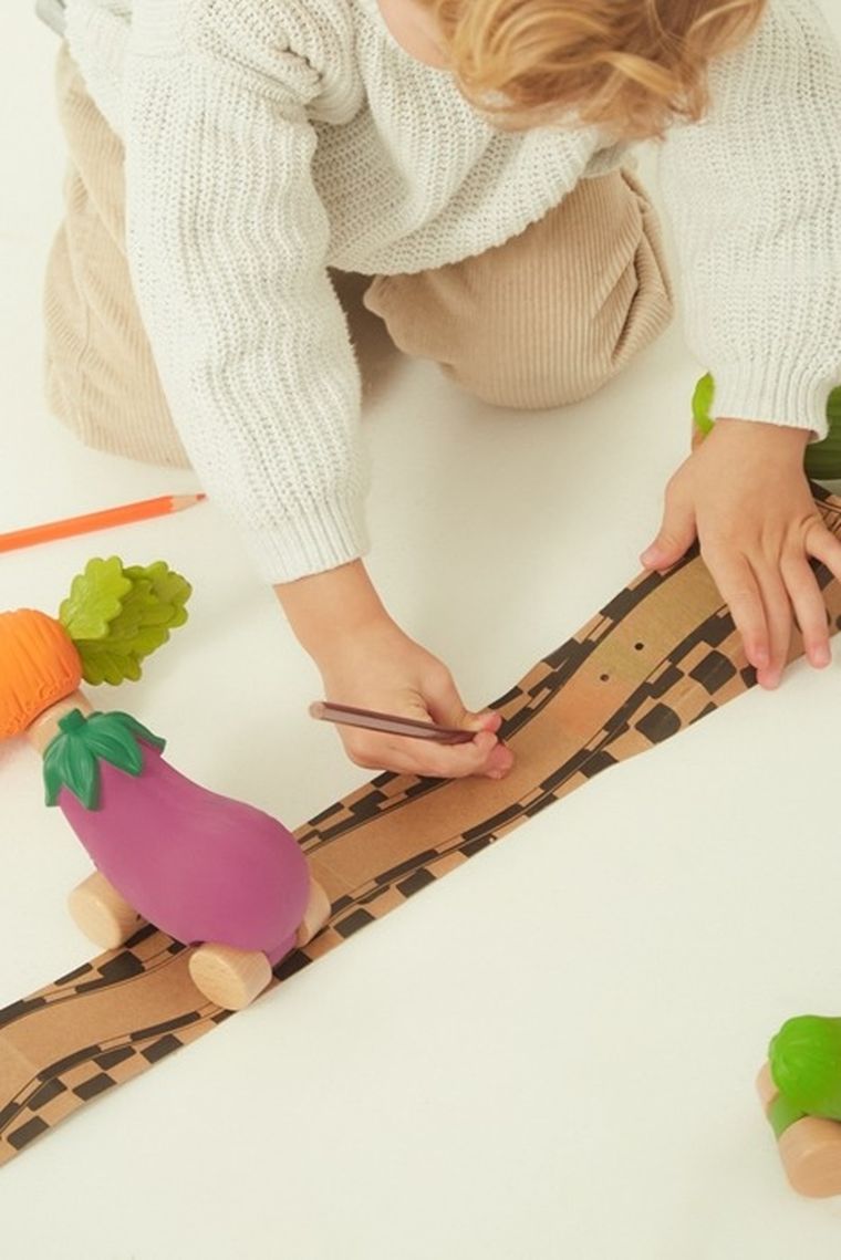 Oli & Carol, samochodzik, Bakłażan Emma