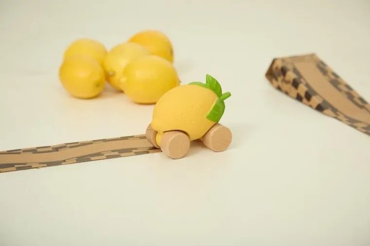 Oli & Carol, samochodzik, Cytryna Lou