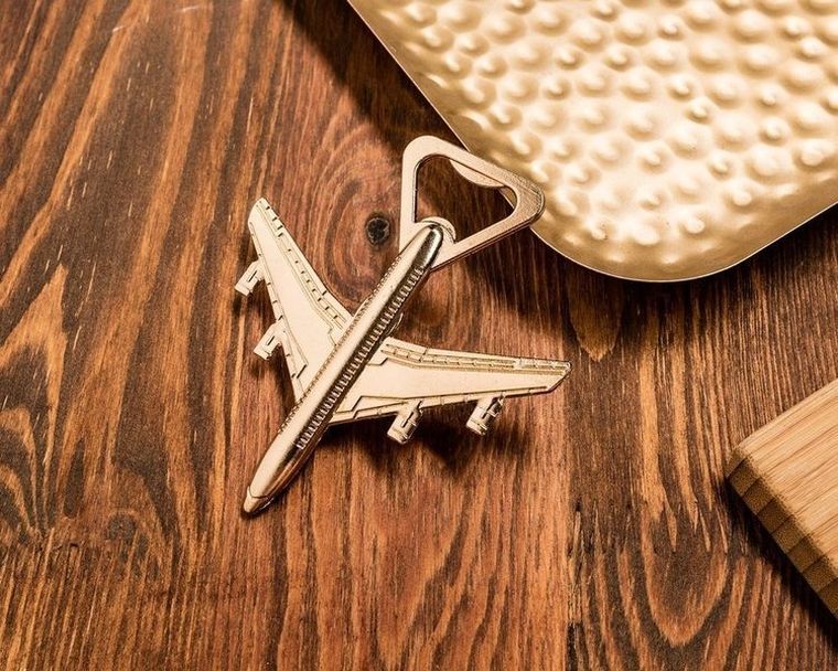 Otwieracz do butelek, samolot