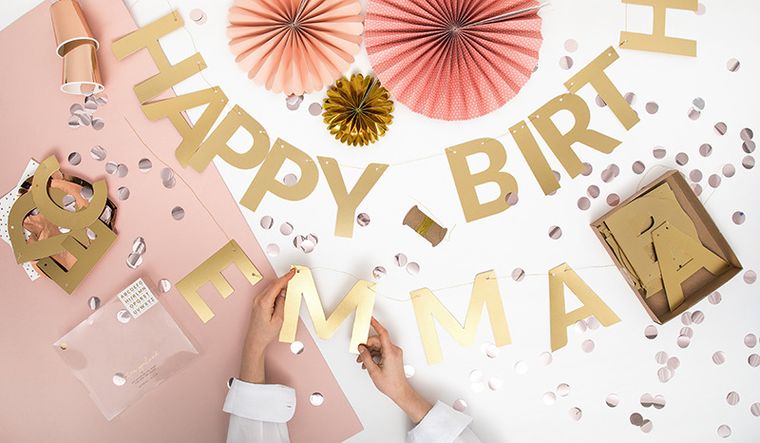 PartyDeco, baner Alfabet, złoty, 14 cm, 63 szt.