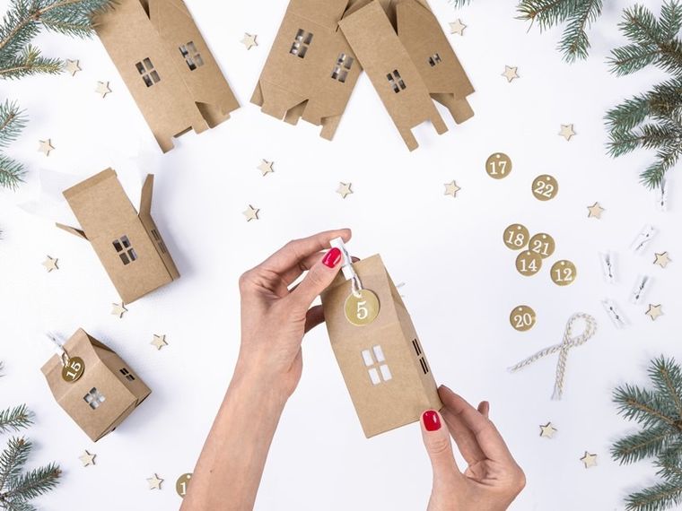 PartyDeco, Naturalne Święta, kalendarz adwentowy, domki, mix