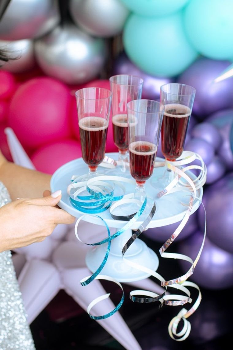 PartyDeco, serpentyny holograficzne, jasny różowy, 3,8m, 18 szt.