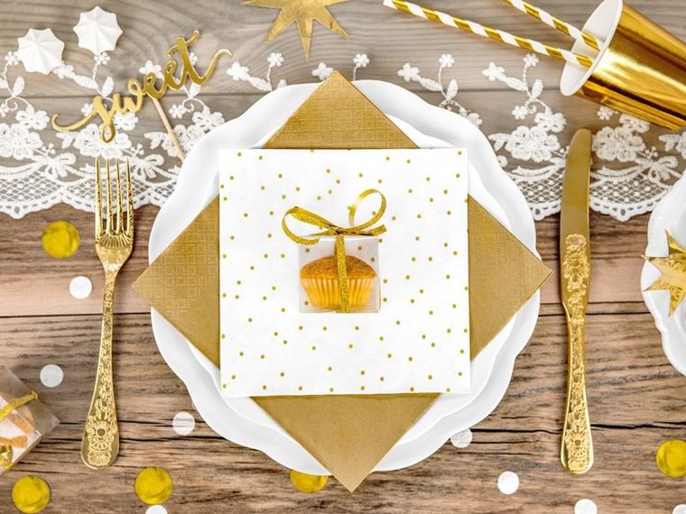 PartyDeco, serwetki papierowe urodzinowe w kropeczki, białe, 33 cm, 20 szt.