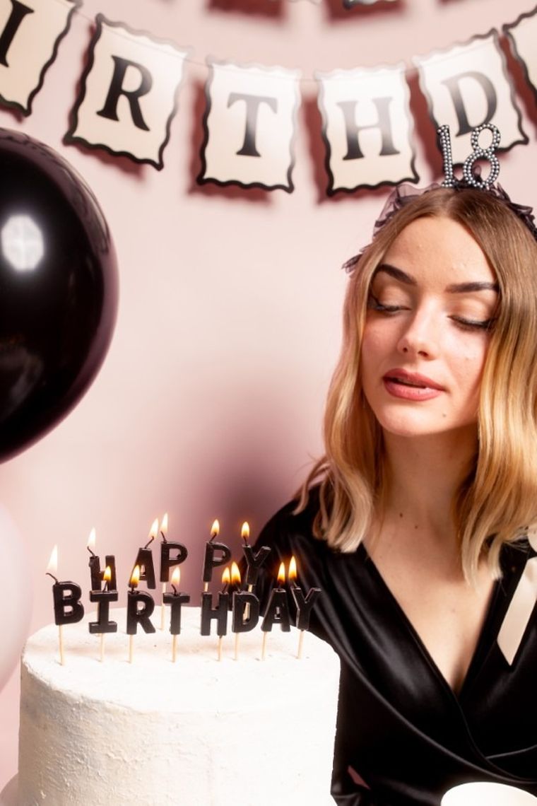 PartyDeco, świeczki urodzinowe, Happy Birthday, czarne, 2.5 cm, 13 szt.