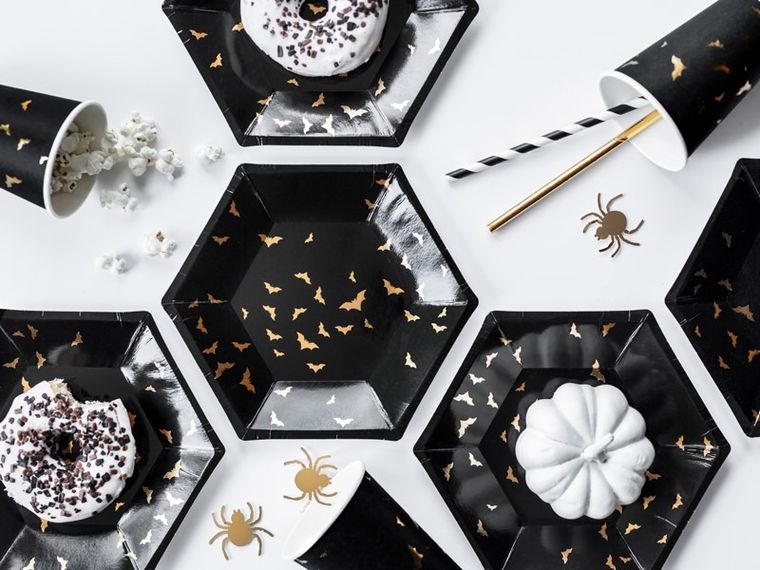 PartyDeco, Trick or Treat, talerzyki papierowe, na imprezę Halloween, czarne 20 cm, 6 szt.