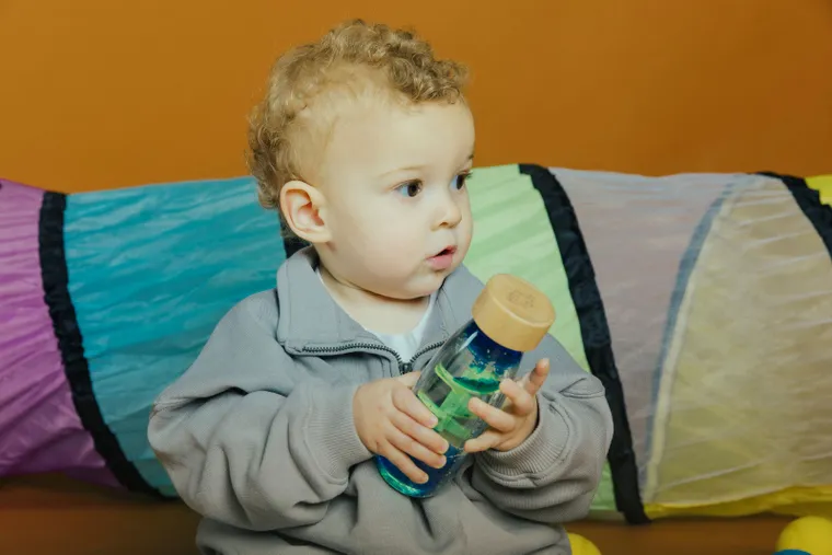 Petit Boum, Move, butelka sensoryczna, dwufazowa, niebieska spirala