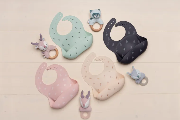 Petite&Mars, Sam, śliniak silikonowy, beige dandelion