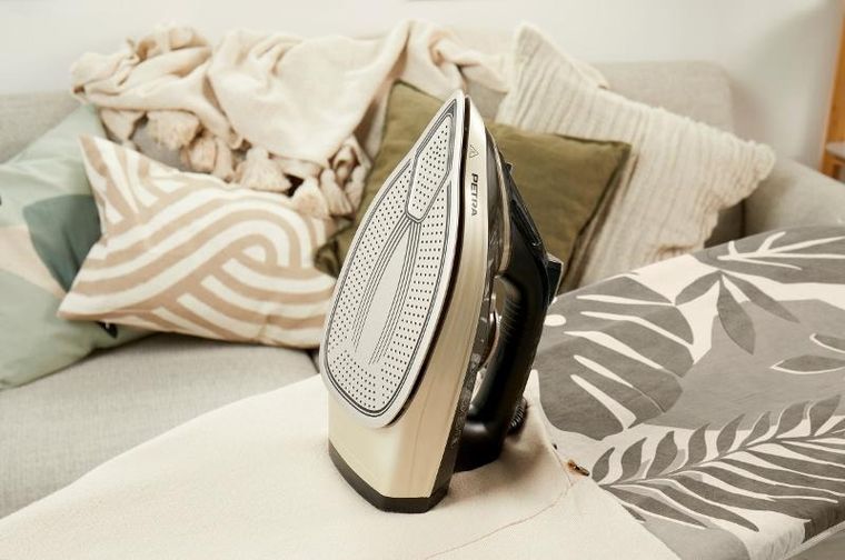 Petra, żelazko parowe 3100W