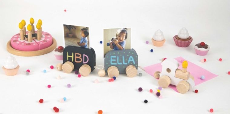 Plan Toys, Pociąg urodzinowy, zabawka drewniana