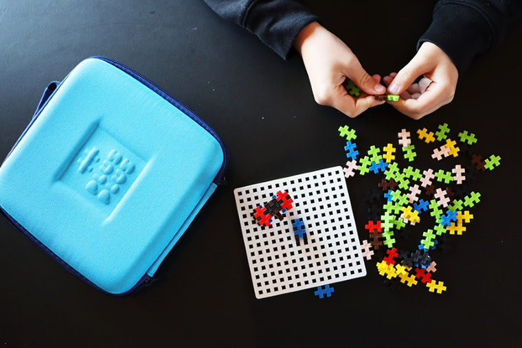 Plus-Plus, Zestawy Basic, Walizka podróżna z klockami, 100 elementów