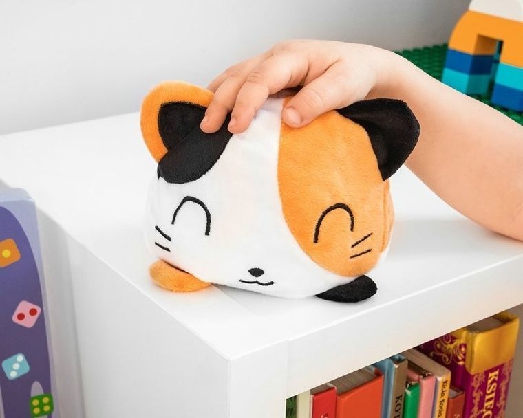 Pluszak przewrotek, kotek