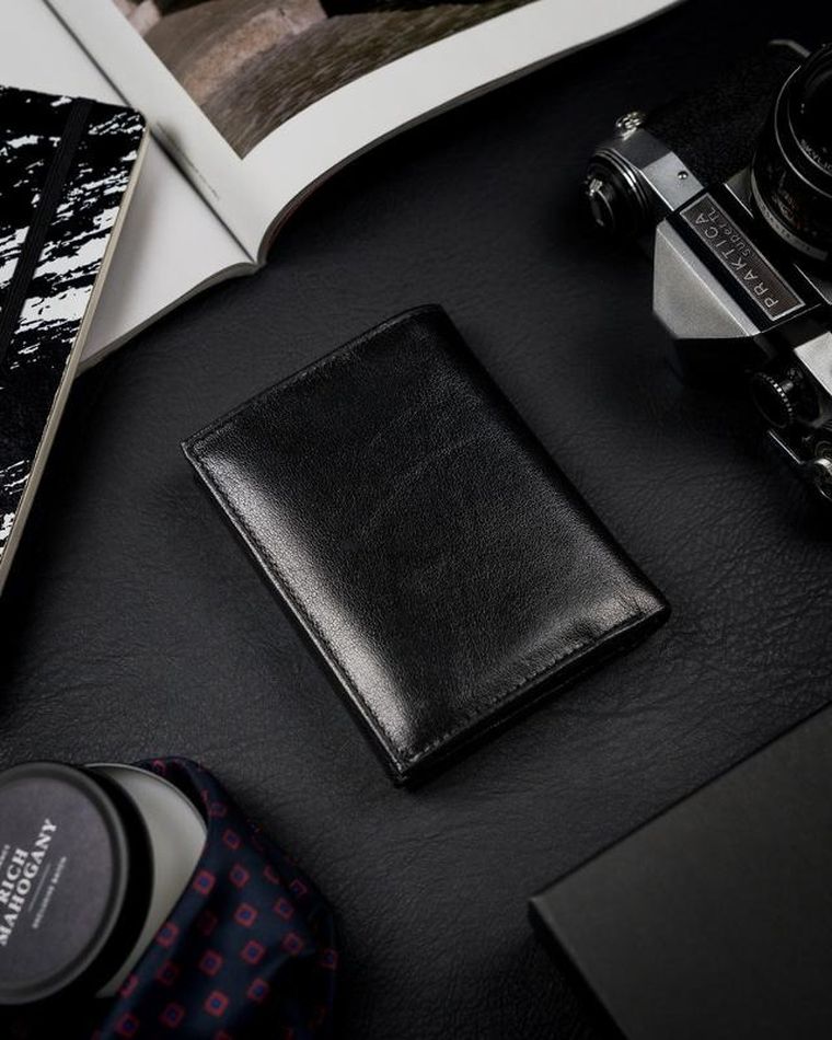 Portfel, czarno-czerwony, skórzany, RFID, Rovicky