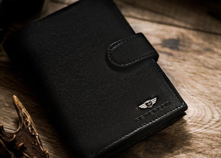 Portfel, czarny, skórzany, Peterson