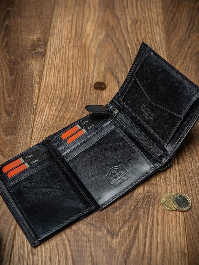Portfel, czarny, skórzany, RFID, Pierre Cardin