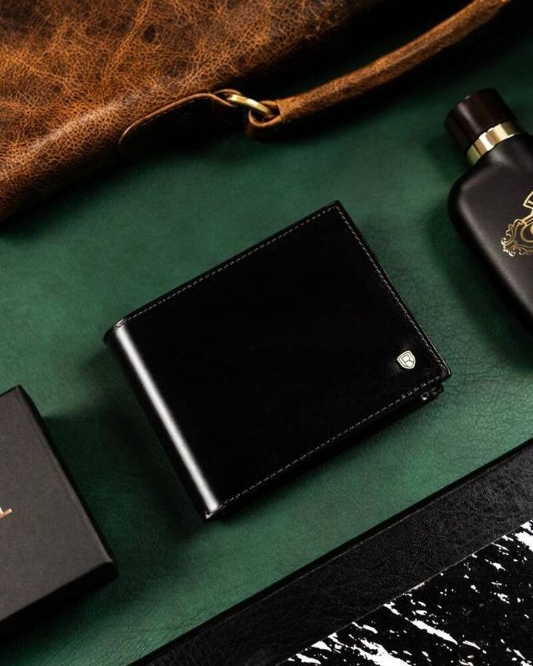 Portfel. czarny, skórzany, RFID, Rovicky