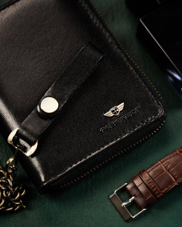 Portfel z łańcuszkiem, czarny, skórzany, Peterson