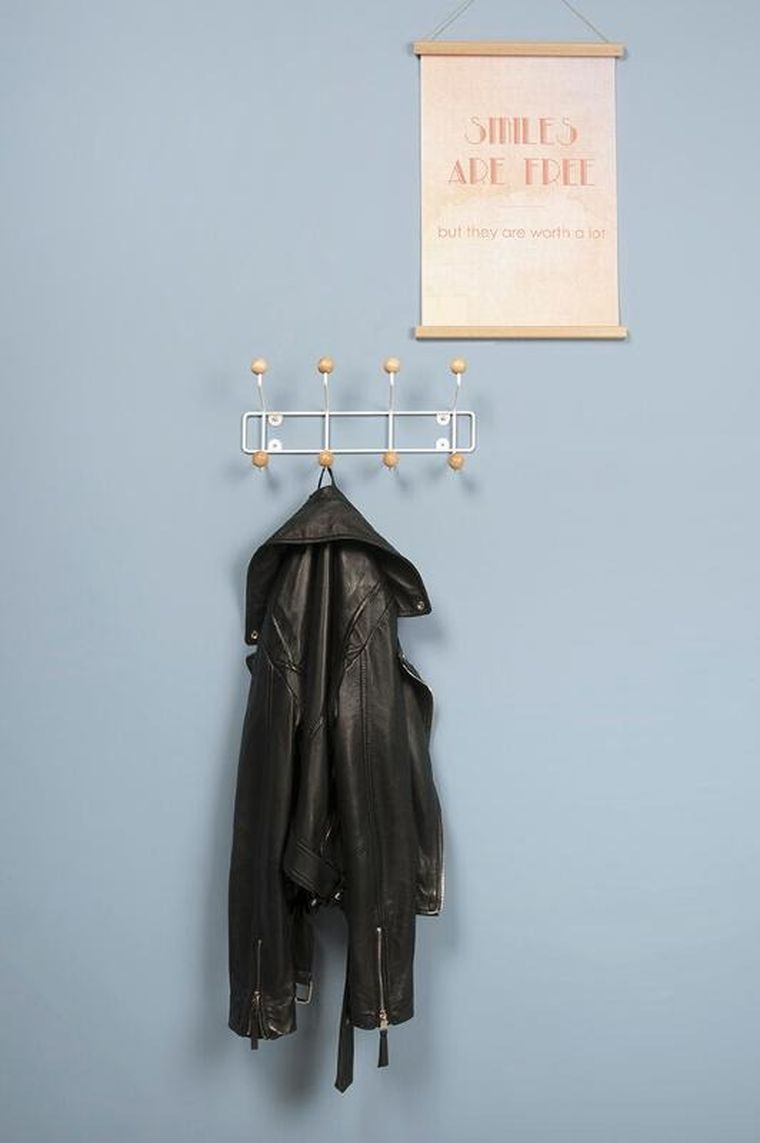 Present Time, wieszak na ubrania na ścianę, Saturnus, drewniane gałki, 34 cm