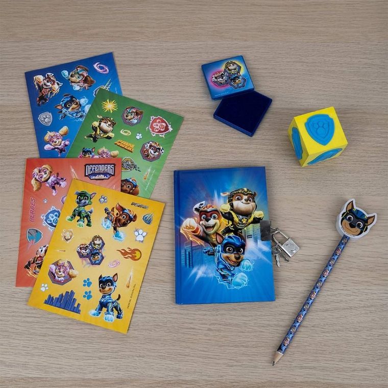 Psi Patrol, notes-pamiętnik z naklejkami, zestaw artystyczny ze stemplem i ołówkiem z gumką