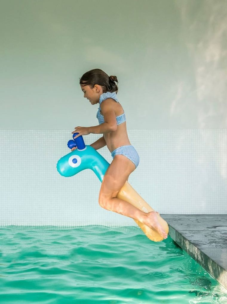 Quut, dmuchany makaron do pływania, żyrafa