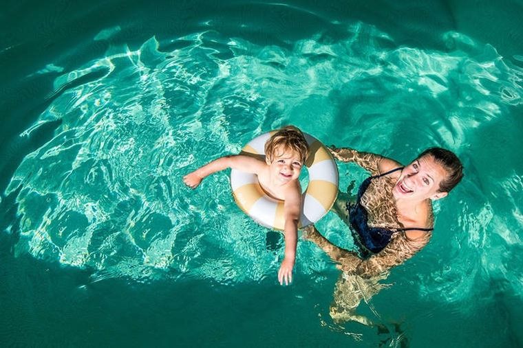 Quut, kółko do pływania, małe, Banana Blue, 40 cm