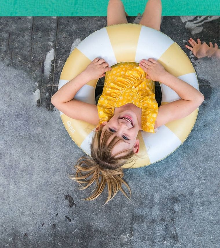 Quut, kółko do pływania, średnie, Banana Blue, 60 cm