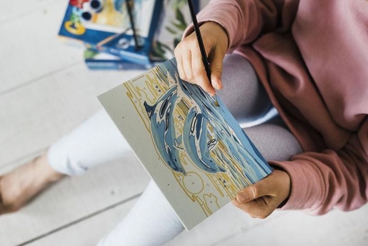 Ravensburger, CreArt, malowanka, malowanie po numerach, Pies z kotkiem nocą