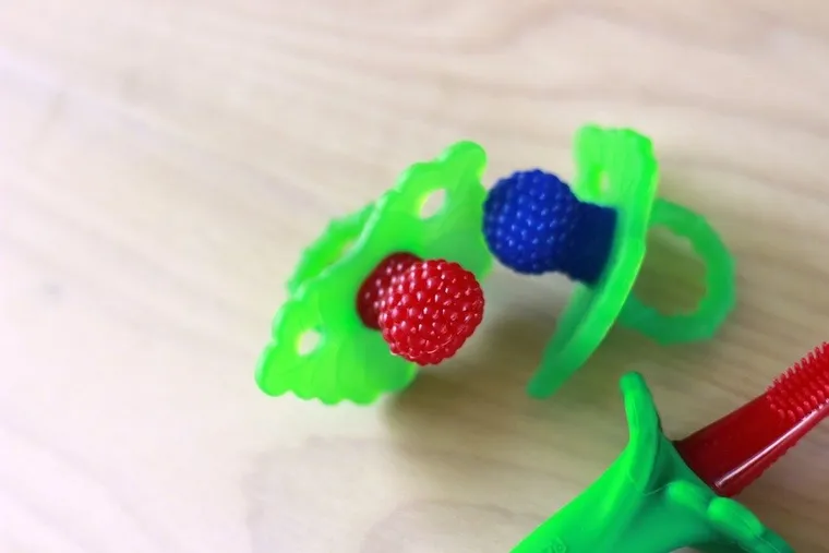 RazBaby, Soczysta Malina, gryzaczek, 6m+