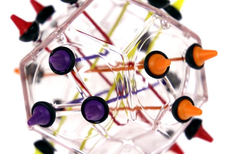 Recent Toys, Brainstring Advanced, łamigłówka