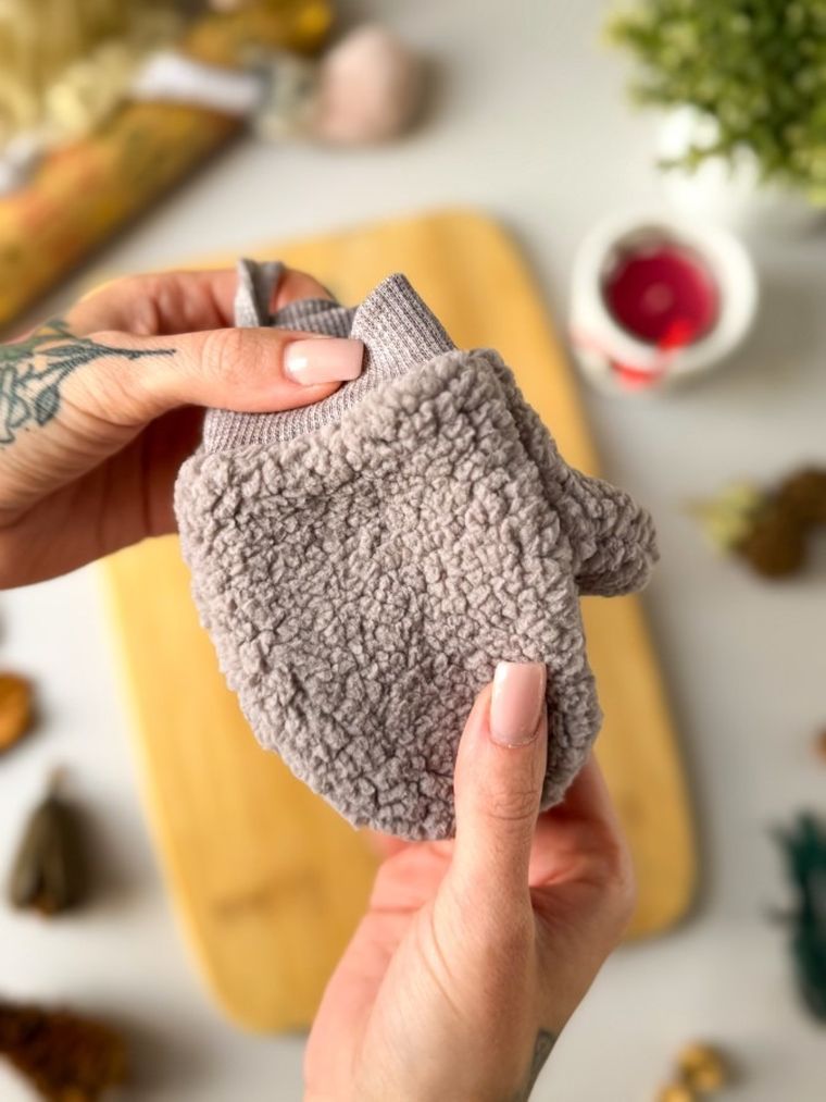 Rękawiczki dziecięce na sznurku, szare, Iltom