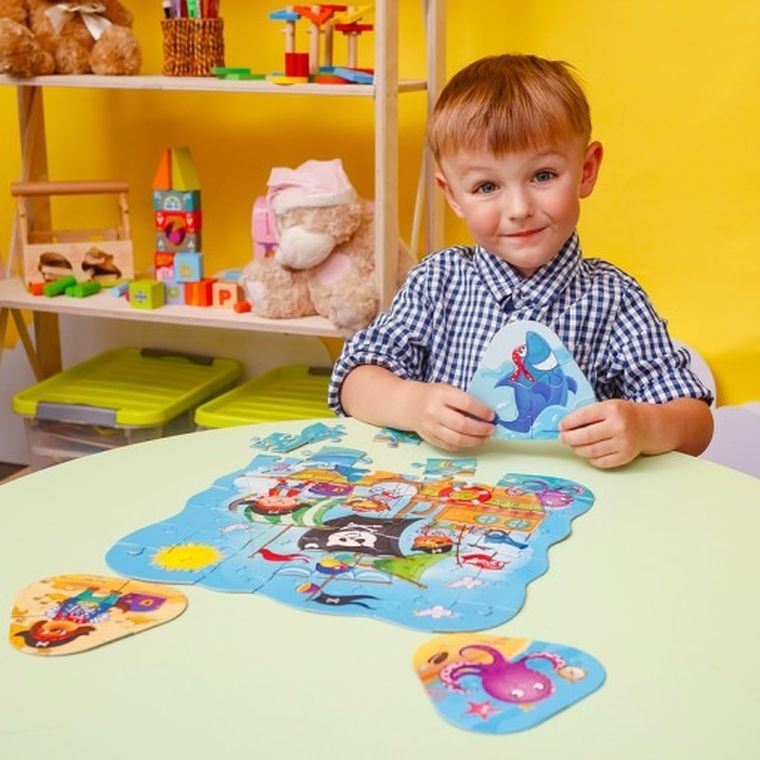 Roter Kafer, Piraci, mini gra i puzzle, 49 elementów