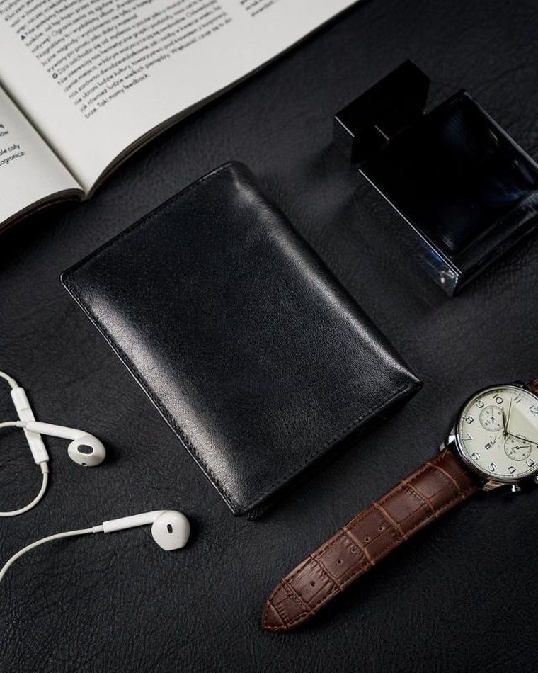 Rozbudowany, pionowy portfel męski bez zapięcia ze skóry naturalnej, Rovicky