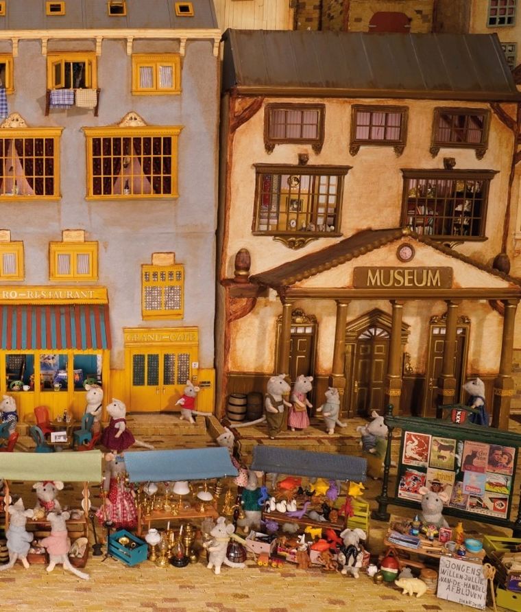 Sam i Julia w Muzeum. Mysi domek