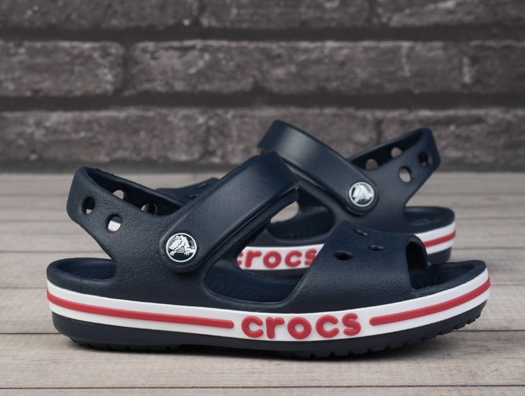 Sandały chłopięce, granatowe, Crocs Byaband