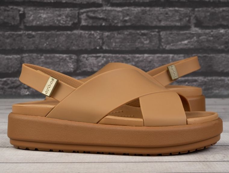 Sandały damskie, brązowe, Crocs Brooklyn Luxe
