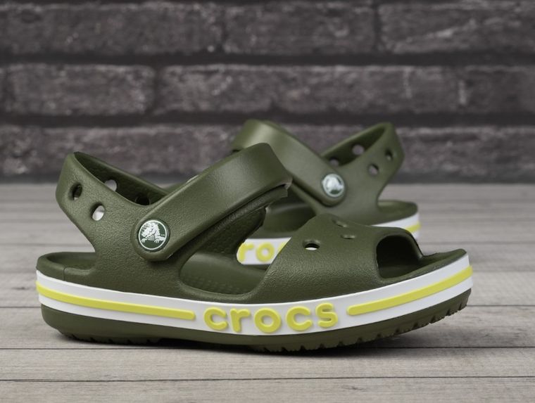 Sandały dziecięce, khaki, Crocs Bayaband