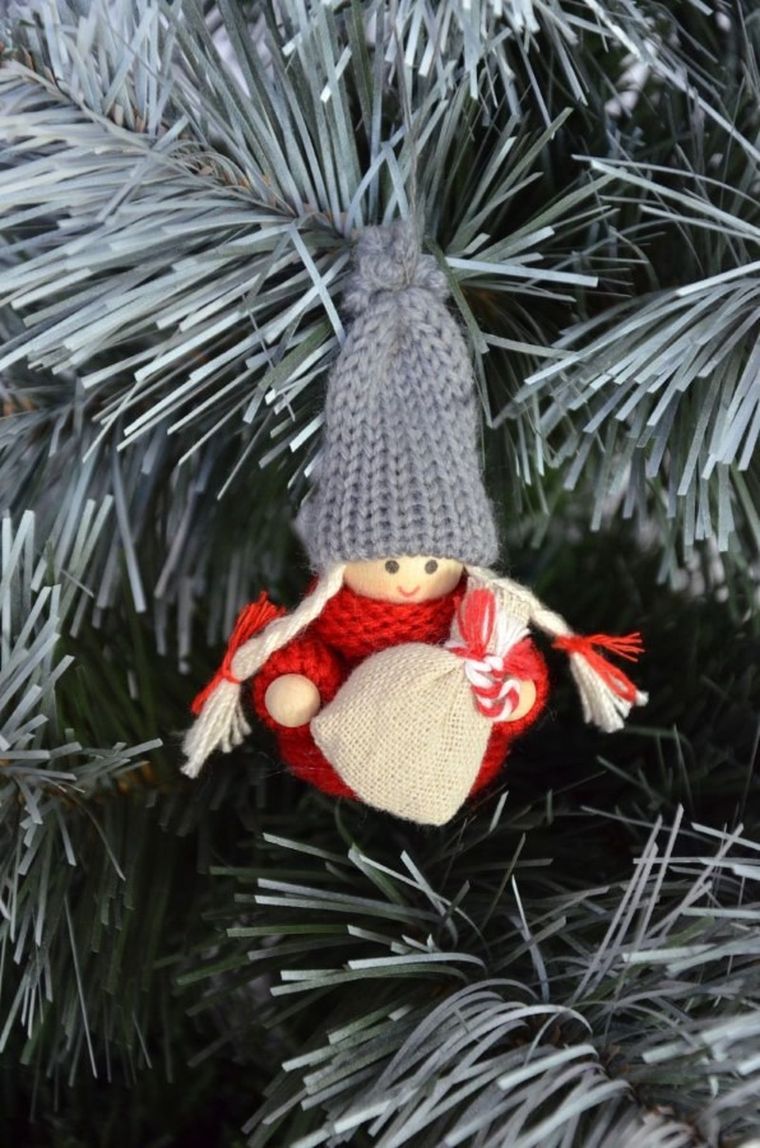 Saska Garden, laleczka dekoracyjna z workiem, czerwona, 7,5 cm