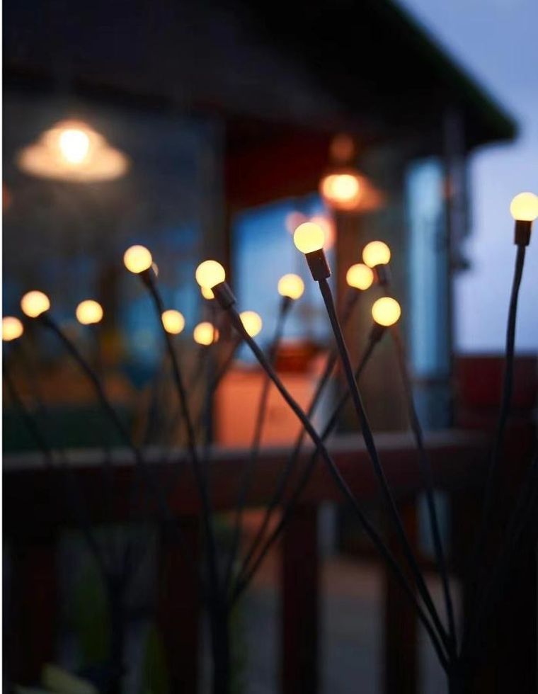 Saska Garden, lampa solarna, tańczące na wietrze kuleczki, białe, 6 LED, 72 cm