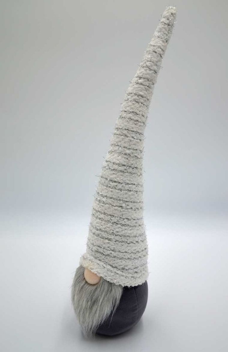 Saska Garden, skrzat z długą białą czapką i święcącym nosem, 10-9-42 cm