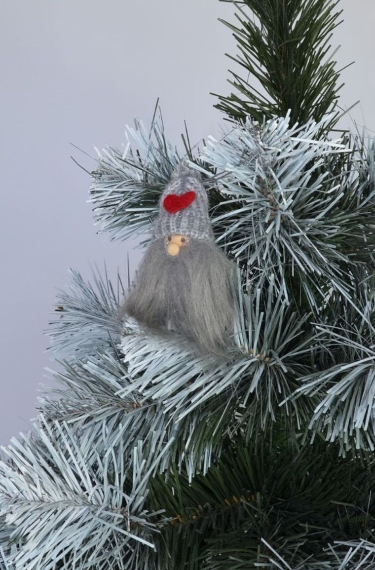 Saska Garden, zawieszka długobrody Mikołaj, szary