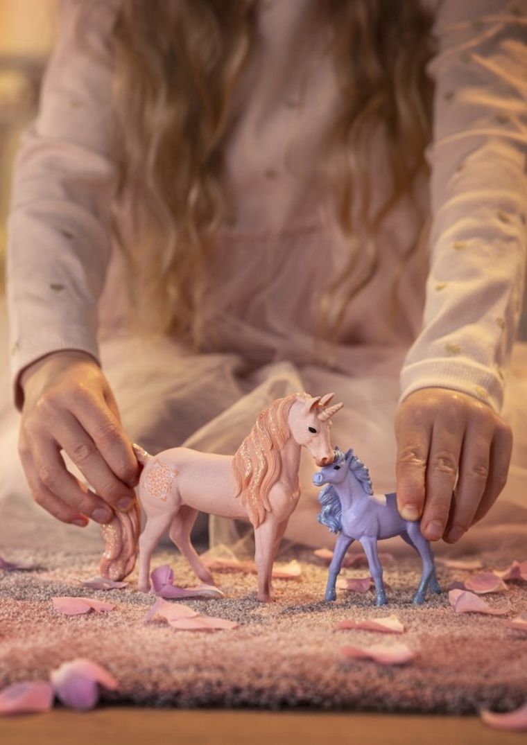 Schleich, Bayala, Źrebię jednorożca Iris, figurka, 70861