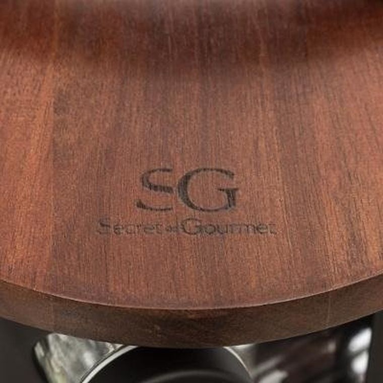 Secret de Gourmet, stojak na przyprawy wykonany z drewna oraz metalu, 16 szklanych pojemników