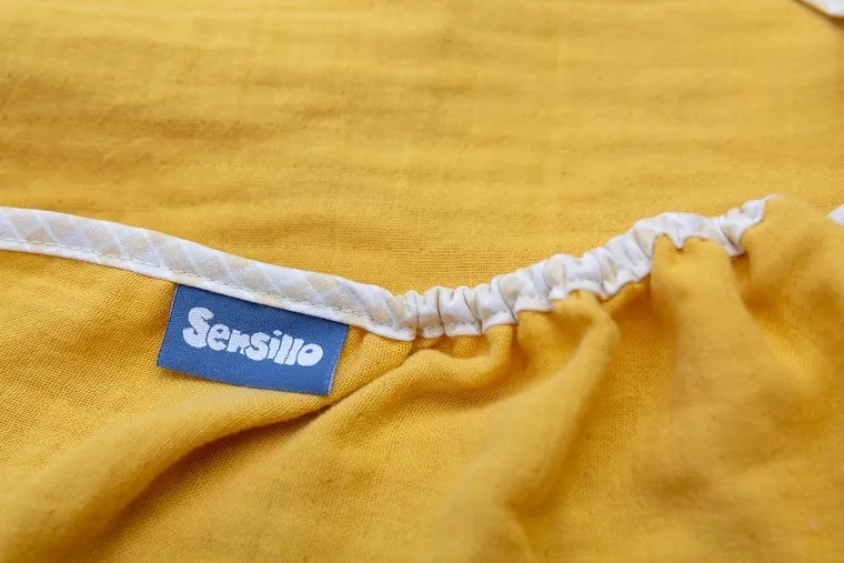 Sensillo, otulacz muślinowy do fotelika samochodowego, musztardowy, 120-120 cm