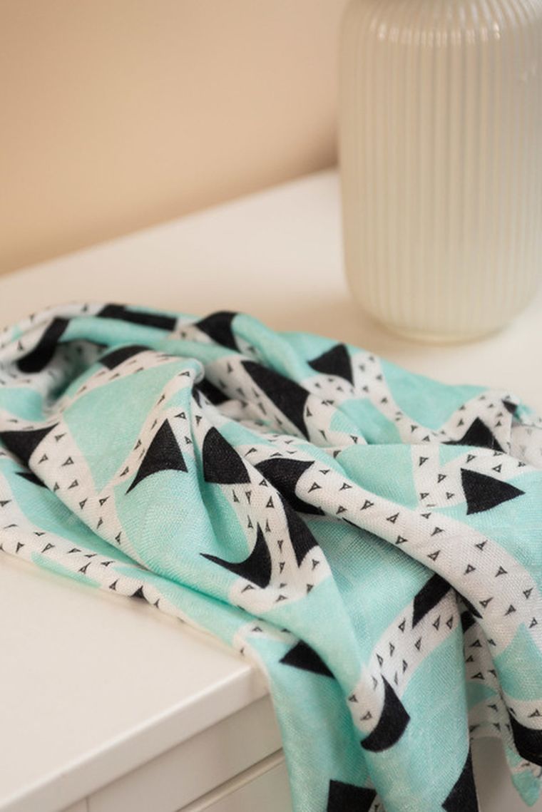 Sensillo, pielucha bambusowa, trójkąt zielony, 75-75 cm