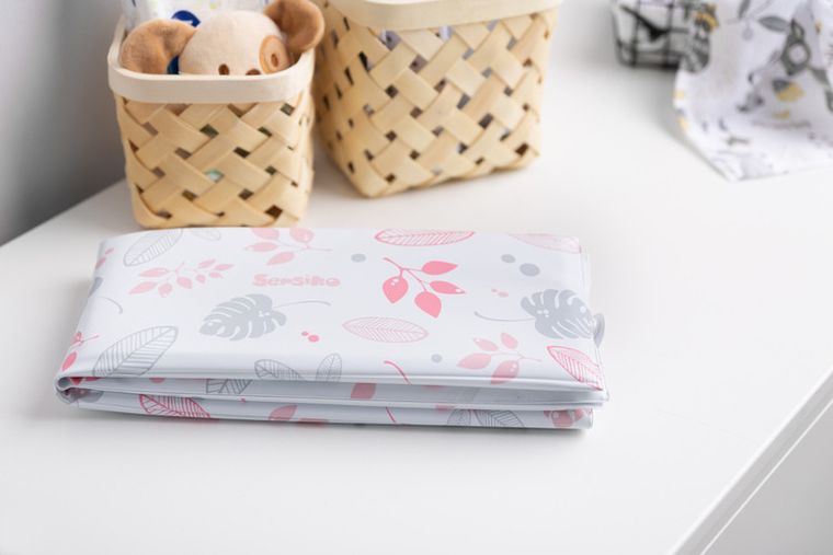 Sensillo, przewijak - mata turystyczna, nadruk floral, róż