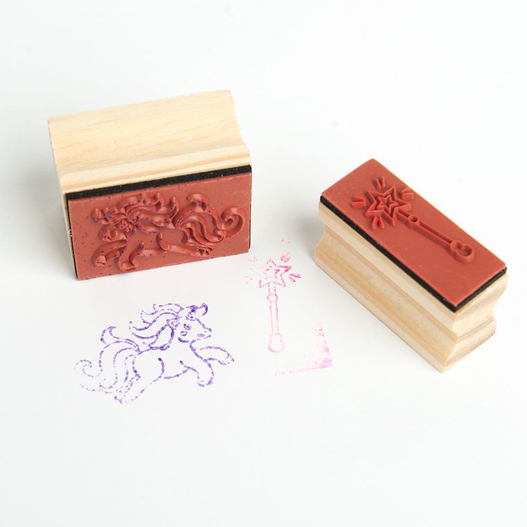 Smiki, Jednorożce, zestaw stempelków z kredkami