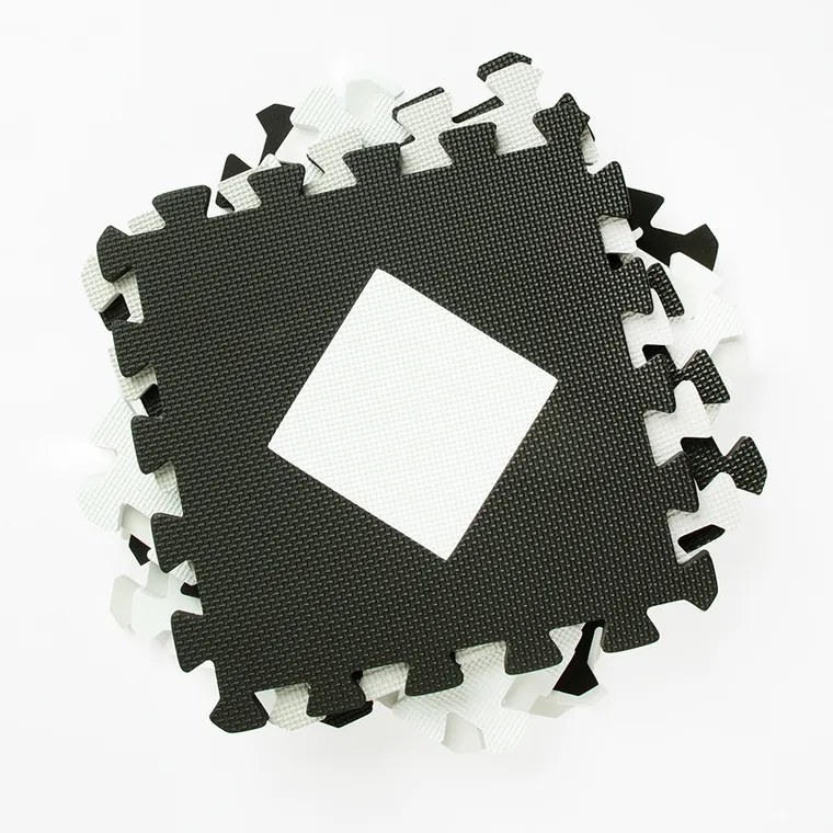 Smiki, kontrastowa mata piankowa, figury, 9 elementów