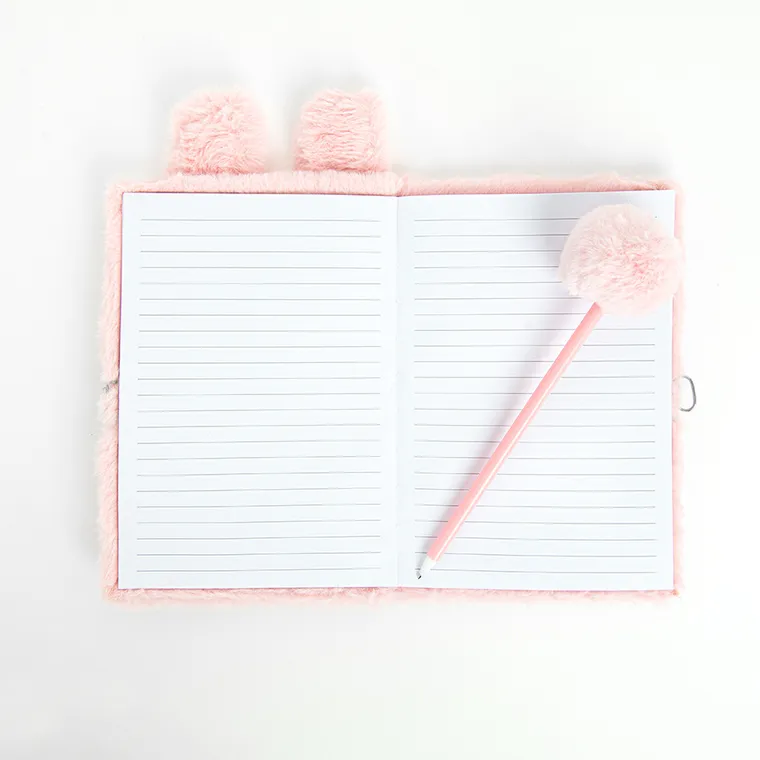 Smiki, Królik, pamiętnik z długopisem