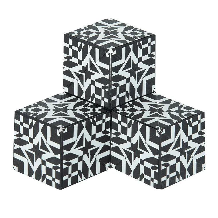 Smiki, magiczna kostka, łamigłówka